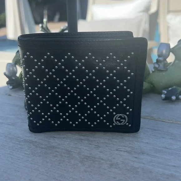 Gucci Bifold Black Studded Leather Unisex Wallet - Picture 4 of 7